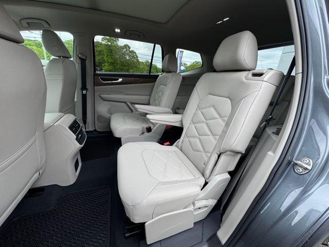 new 2025 Volkswagen Atlas car, priced at $48,220