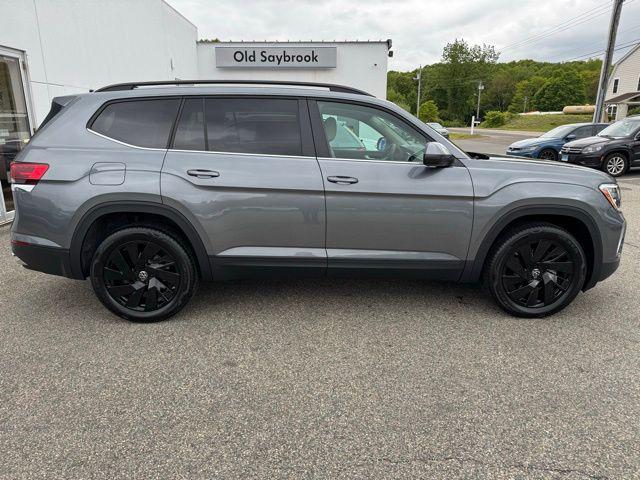 new 2025 Volkswagen Atlas car, priced at $48,220