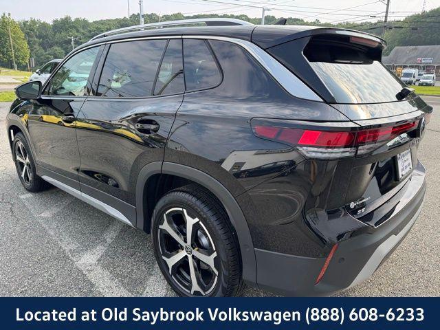 used 2025 Volkswagen Tiguan car, priced at $35,784