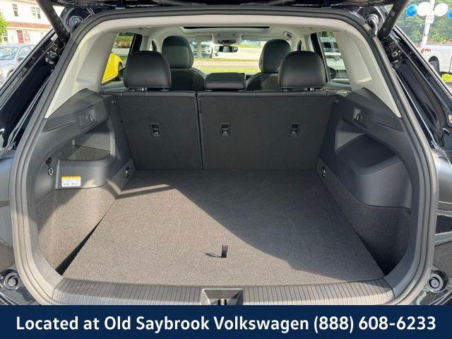 used 2025 Volkswagen Tiguan car, priced at $35,784