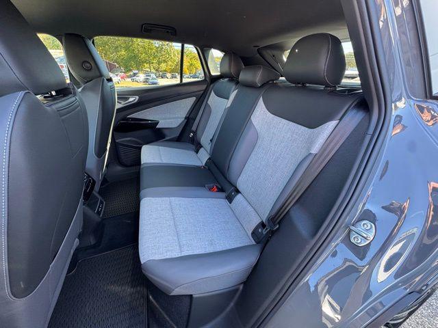 new 2025 Volkswagen ID.4 car, priced at $46,282