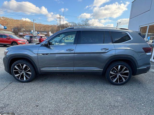 new 2025 Volkswagen Atlas car, priced at $51,997