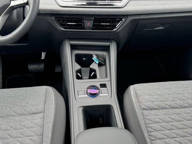 new 2025 Volkswagen Tiguan car, priced at $33,436