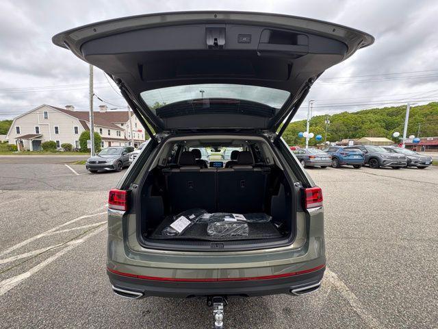 new 2025 Volkswagen Atlas car, priced at $50,826
