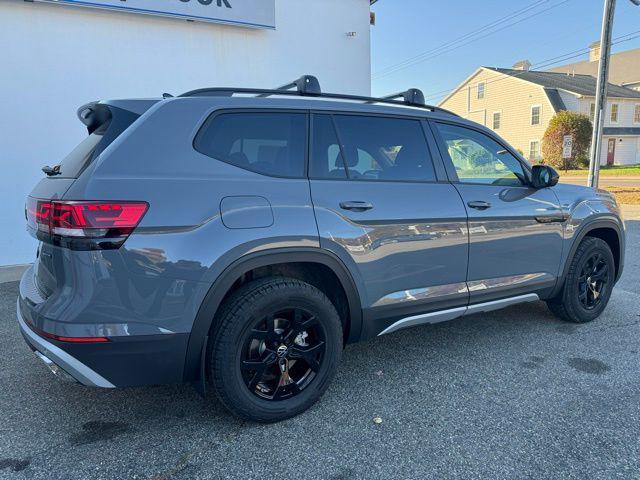 new 2025 Volkswagen Atlas car, priced at $46,880