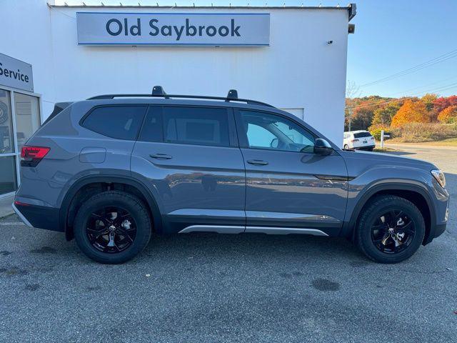 new 2025 Volkswagen Atlas car, priced at $46,880