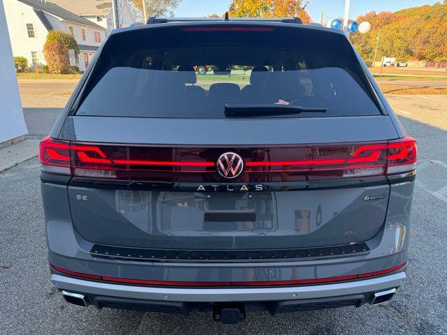 new 2025 Volkswagen Atlas car, priced at $46,880