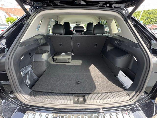 new 2025 Volkswagen Tiguan car, priced at $35,470