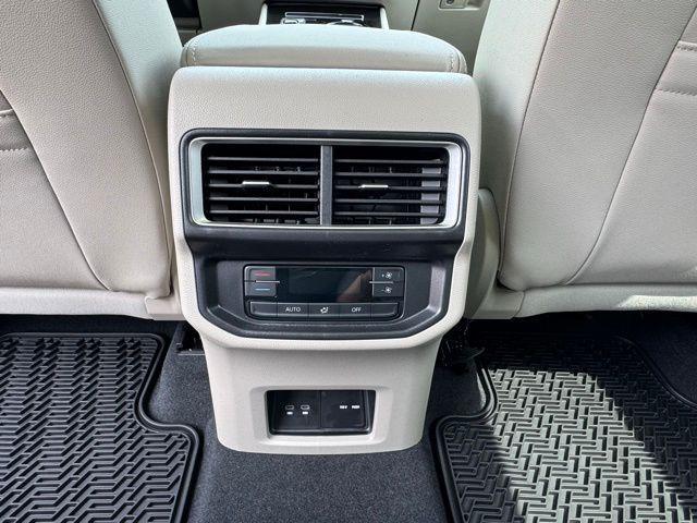new 2025 Volkswagen Atlas car, priced at $46,527