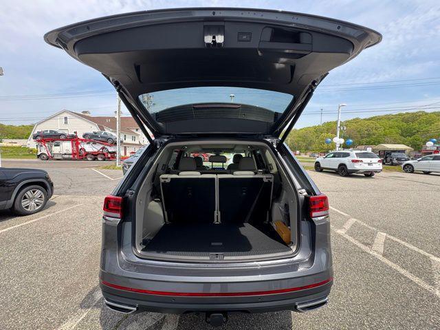 new 2025 Volkswagen Atlas car, priced at $46,527
