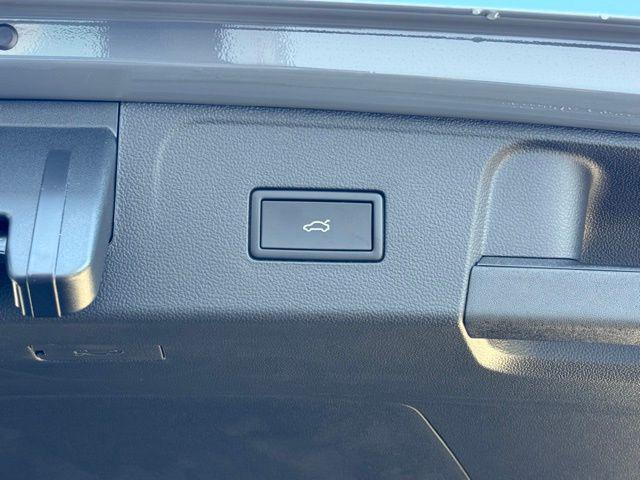 new 2026 Volkswagen Atlas car, priced at $50,870