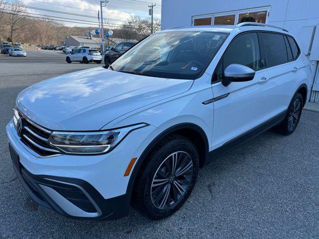 new 2024 Volkswagen Tiguan car, priced at $33,208