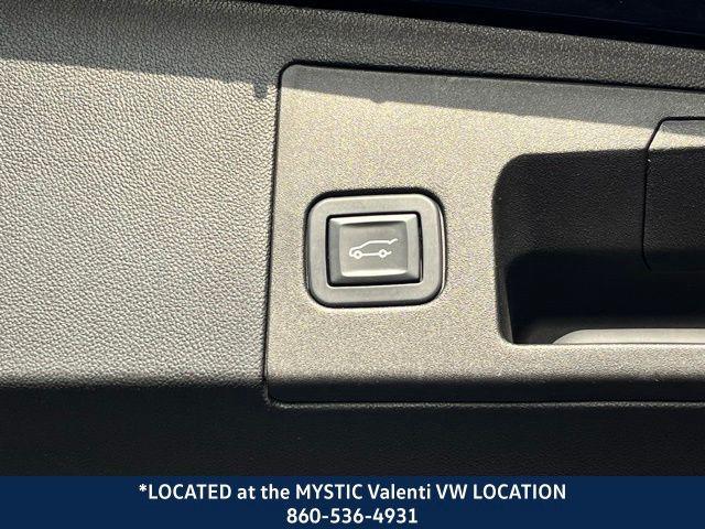 used 2017 Cadillac XT5 car, priced at $15,832