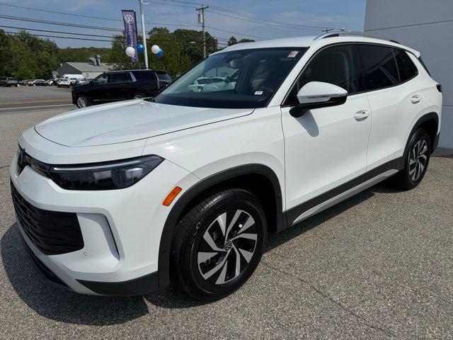 new 2025 Volkswagen Tiguan car, priced at $32,826