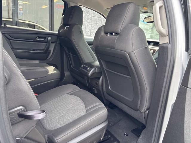 used 2015 Chevrolet Traverse car, priced at $15,995
