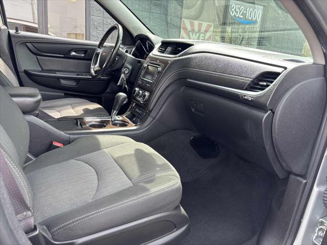 used 2015 Chevrolet Traverse car, priced at $15,995