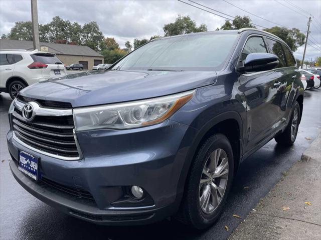 used 2015 Toyota Highlander car, priced at $17,995