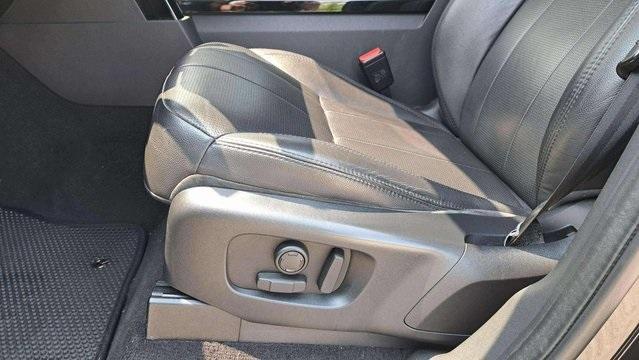used 2020 Land Rover Discovery car, priced at $28,555