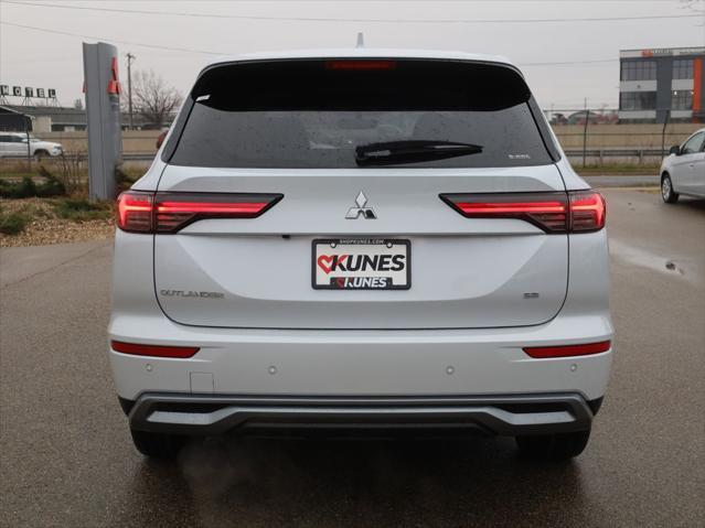 new 2025 Mitsubishi Outlander car, priced at $38,380