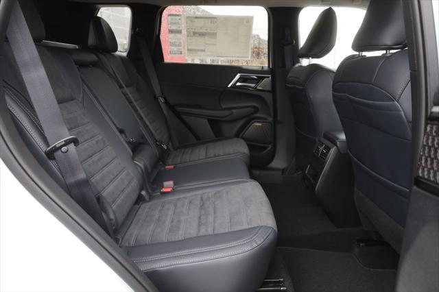 new 2025 Mitsubishi Outlander car, priced at $38,380