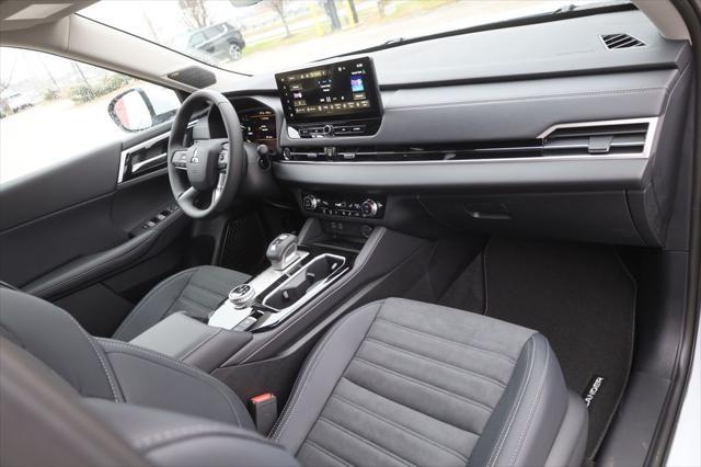 new 2025 Mitsubishi Outlander car, priced at $38,380