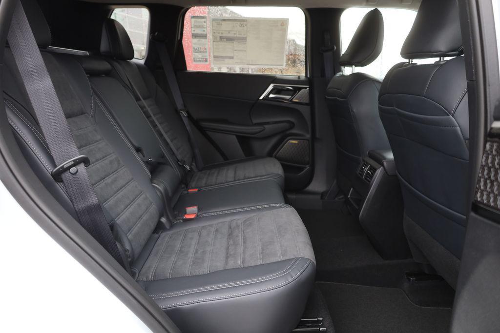 new 2025 Mitsubishi Outlander car, priced at $35,380