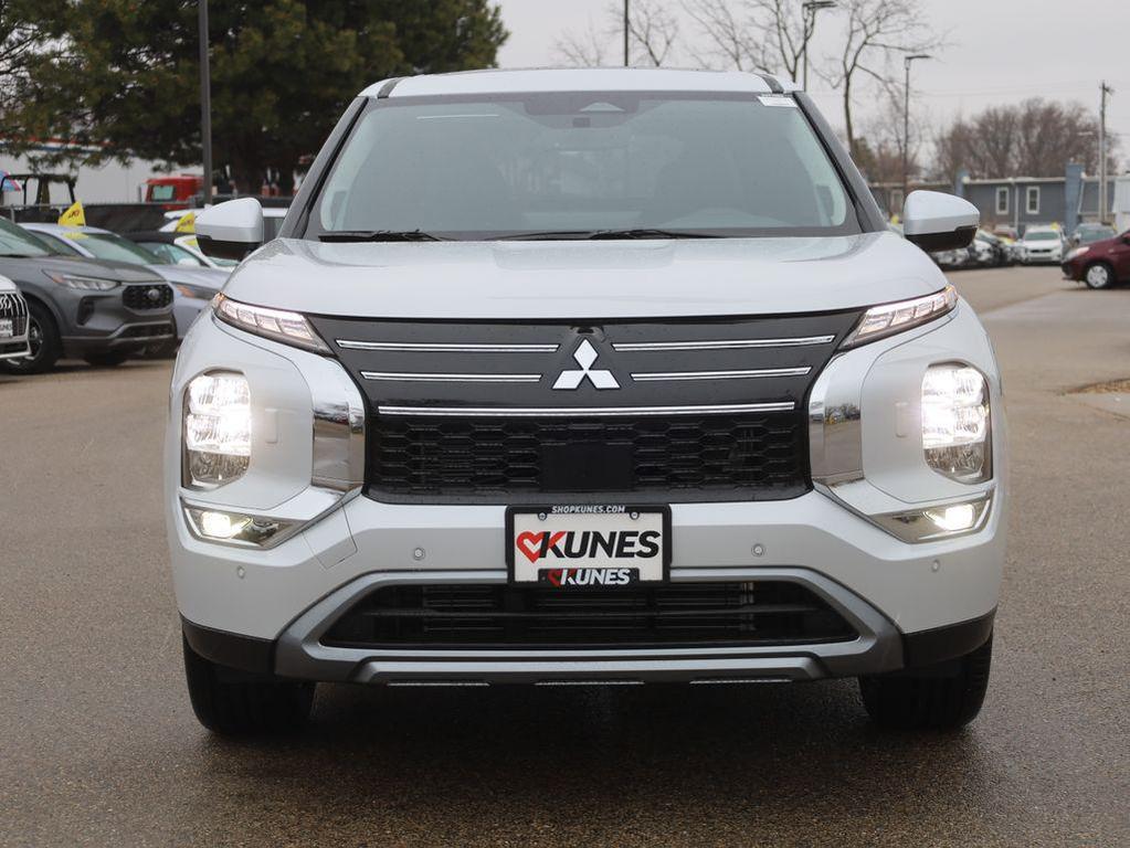 new 2025 Mitsubishi Outlander car, priced at $35,380