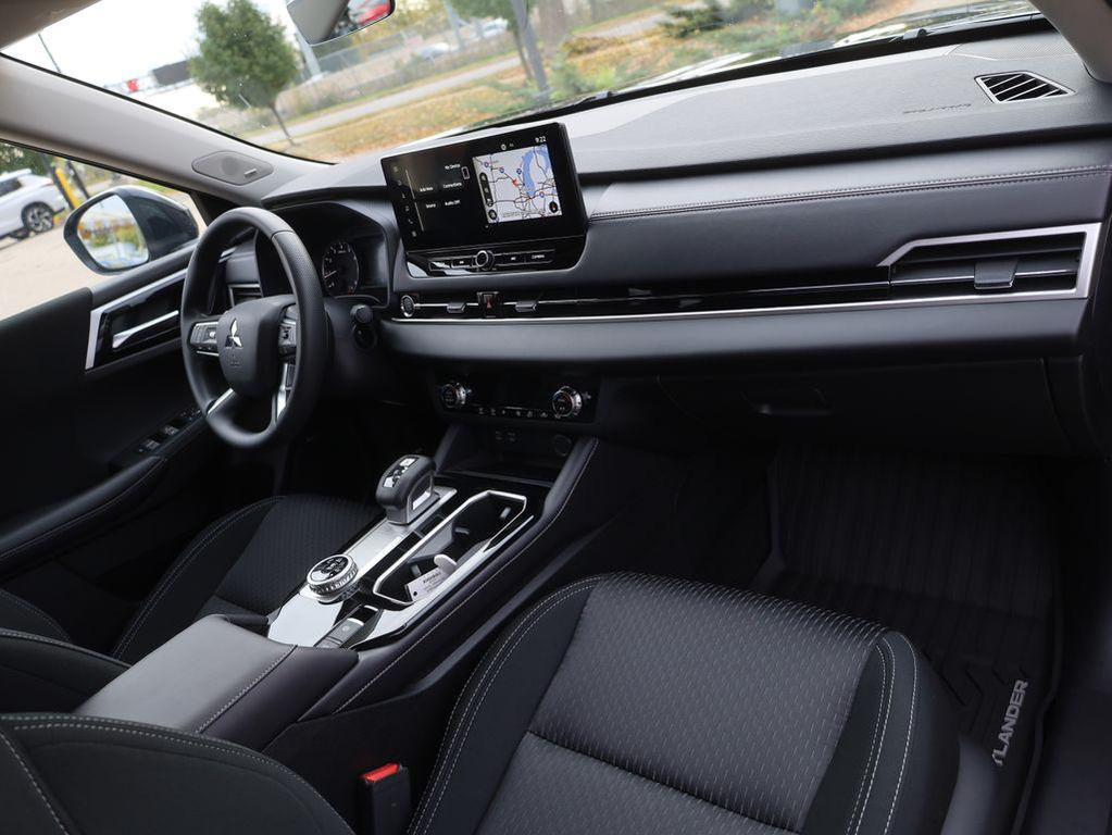 new 2025 Mitsubishi Outlander car, priced at $31,640