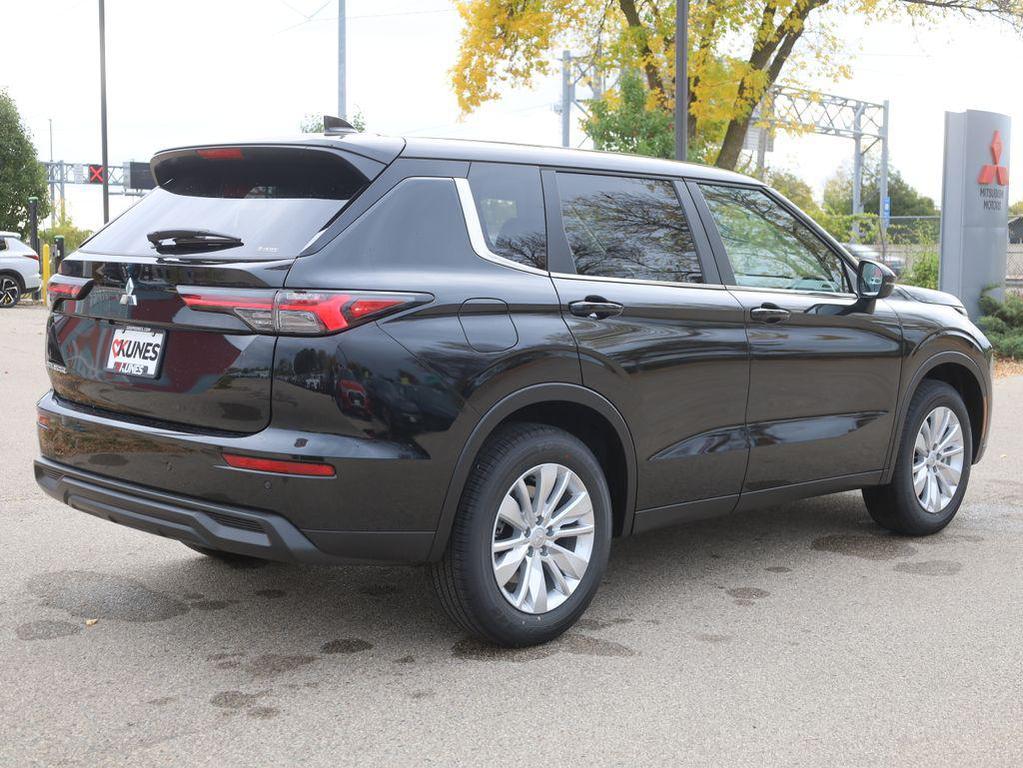 new 2025 Mitsubishi Outlander car, priced at $31,640