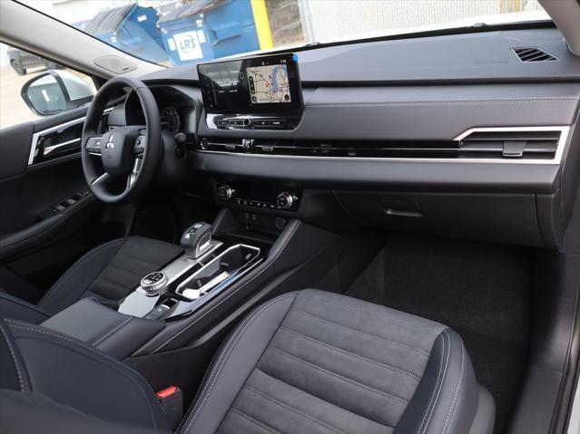 new 2025 Mitsubishi Outlander car, priced at $33,085