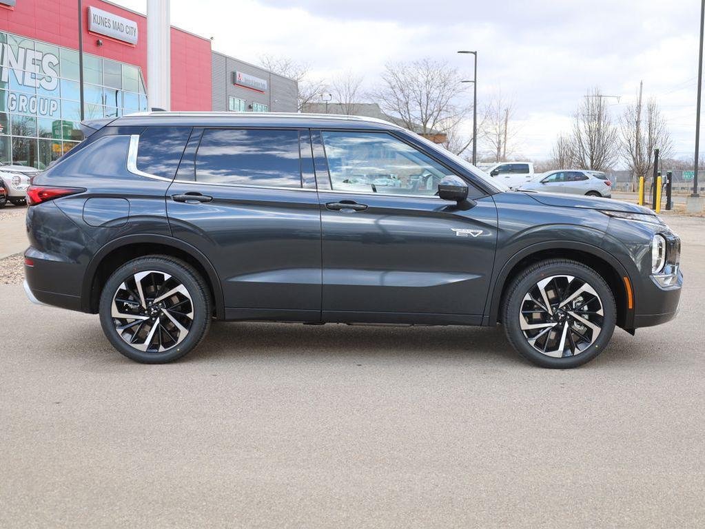 new 2025 Mitsubishi Outlander PHEV car, priced at $40,510