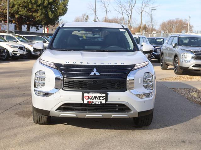 new 2024 Mitsubishi Outlander car, priced at $28,885