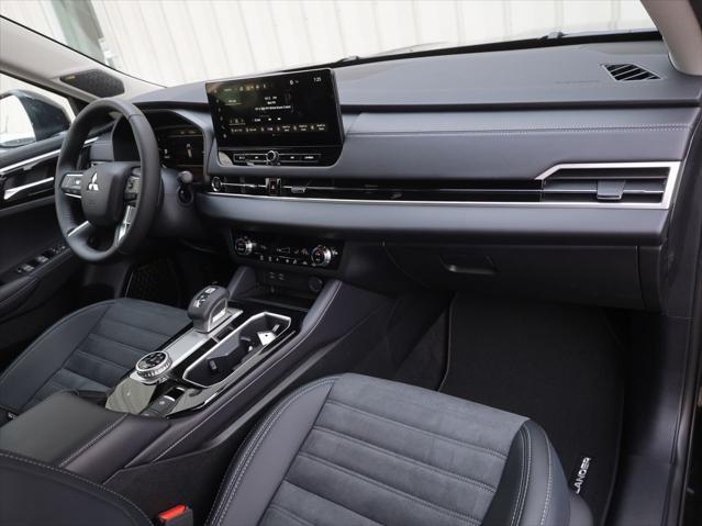 new 2025 Mitsubishi Outlander car, priced at $38,380
