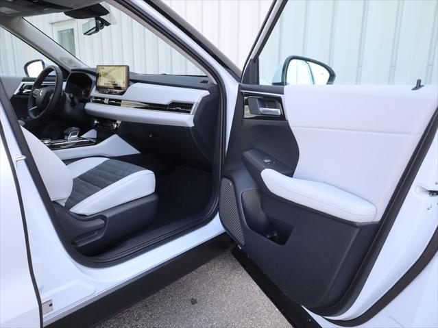 new 2025 Mitsubishi Outlander car, priced at $35,180