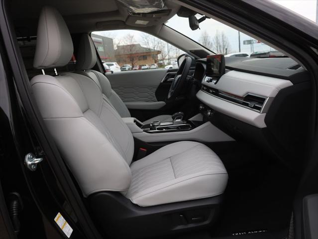 new 2025 Mitsubishi Outlander car, priced at $42,535