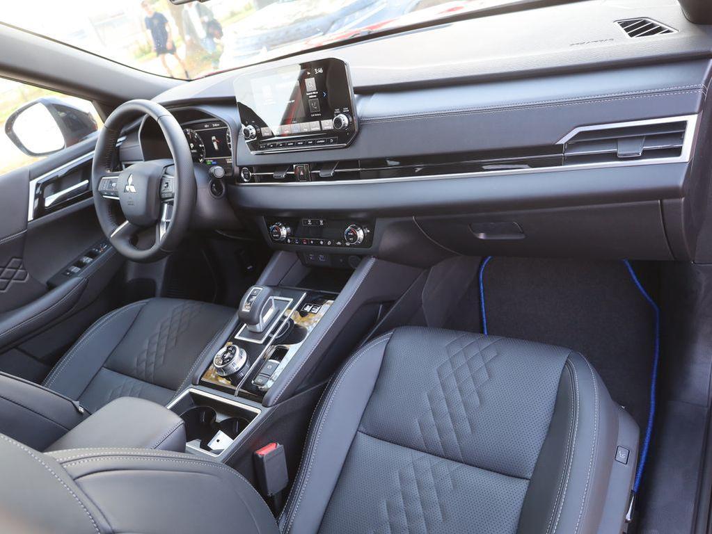 new 2025 Mitsubishi Outlander PHEV car, priced at $43,905
