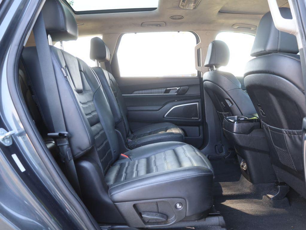 used 2024 Kia Telluride car, priced at $39,877