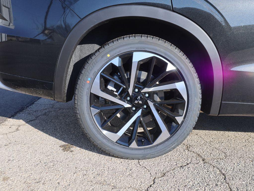 new 2025 Mitsubishi Outlander PHEV car, priced at $43,660