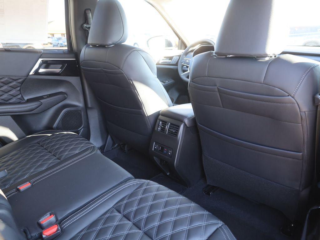 new 2025 Mitsubishi Outlander PHEV car, priced at $43,660