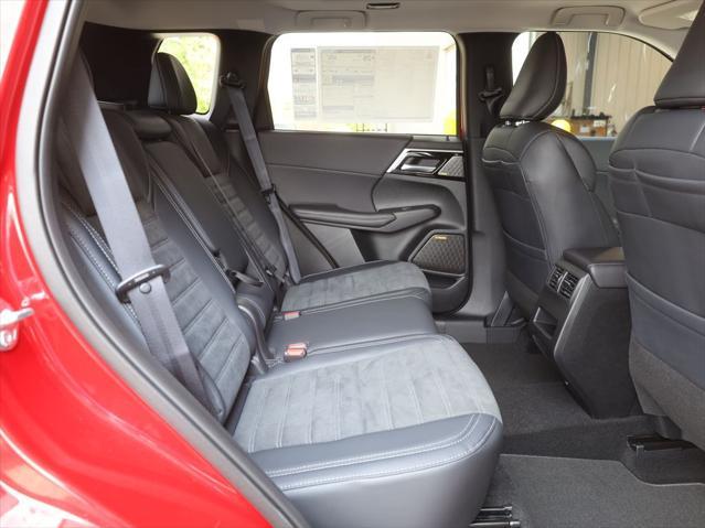 new 2025 Mitsubishi Outlander car, priced at $38,380