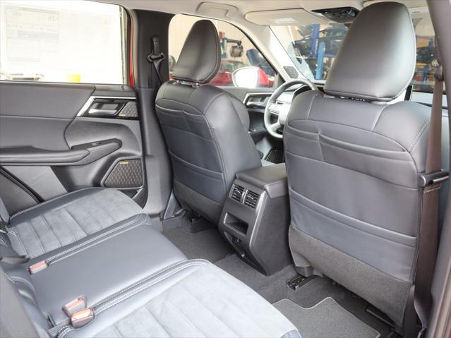new 2025 Mitsubishi Outlander car, priced at $38,380