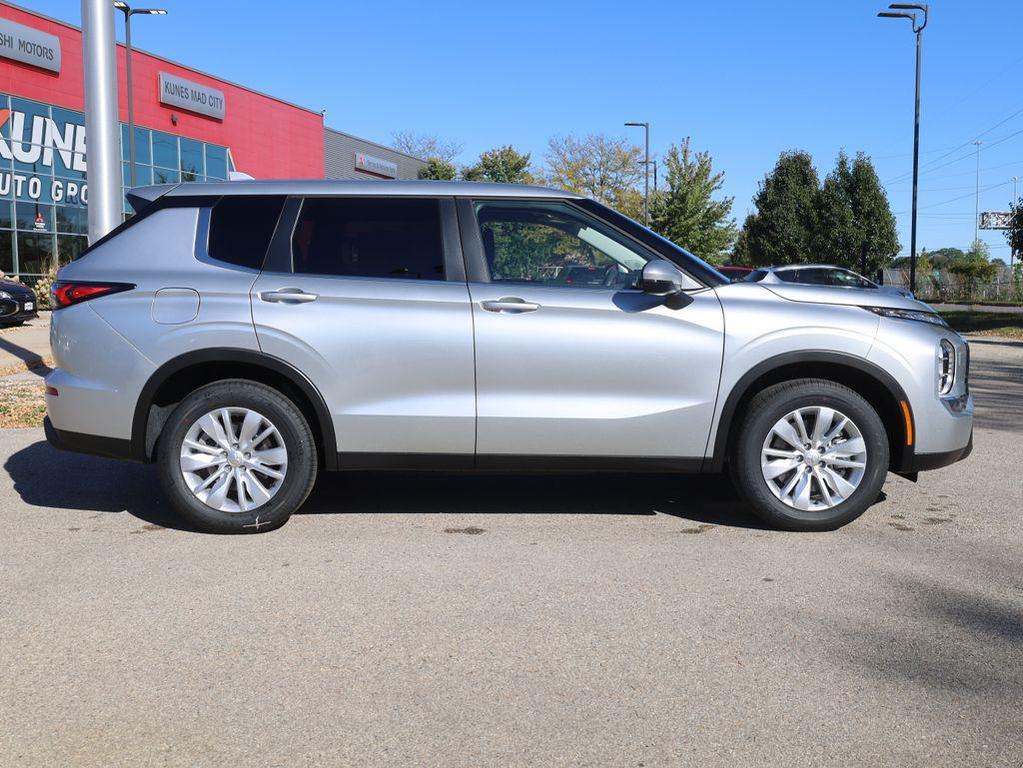 new 2025 Mitsubishi Outlander car, priced at $30,460