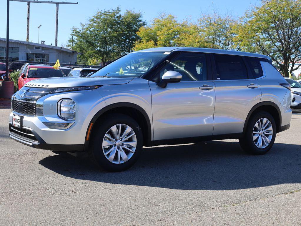 new 2025 Mitsubishi Outlander car, priced at $30,460