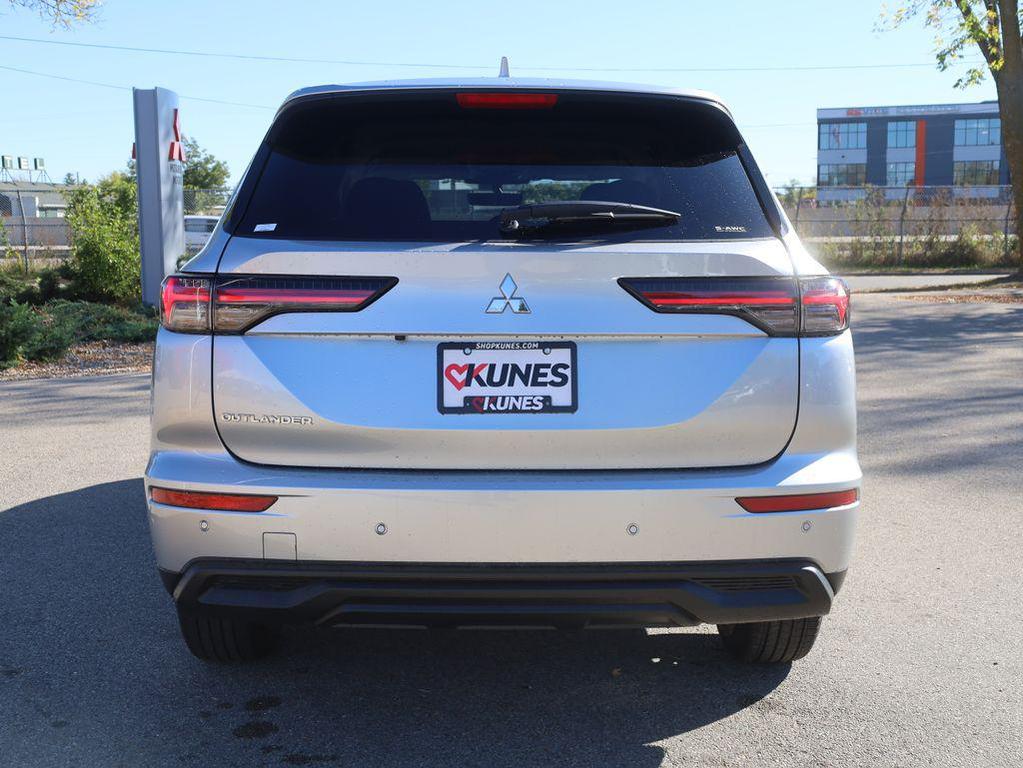 new 2025 Mitsubishi Outlander car, priced at $30,460