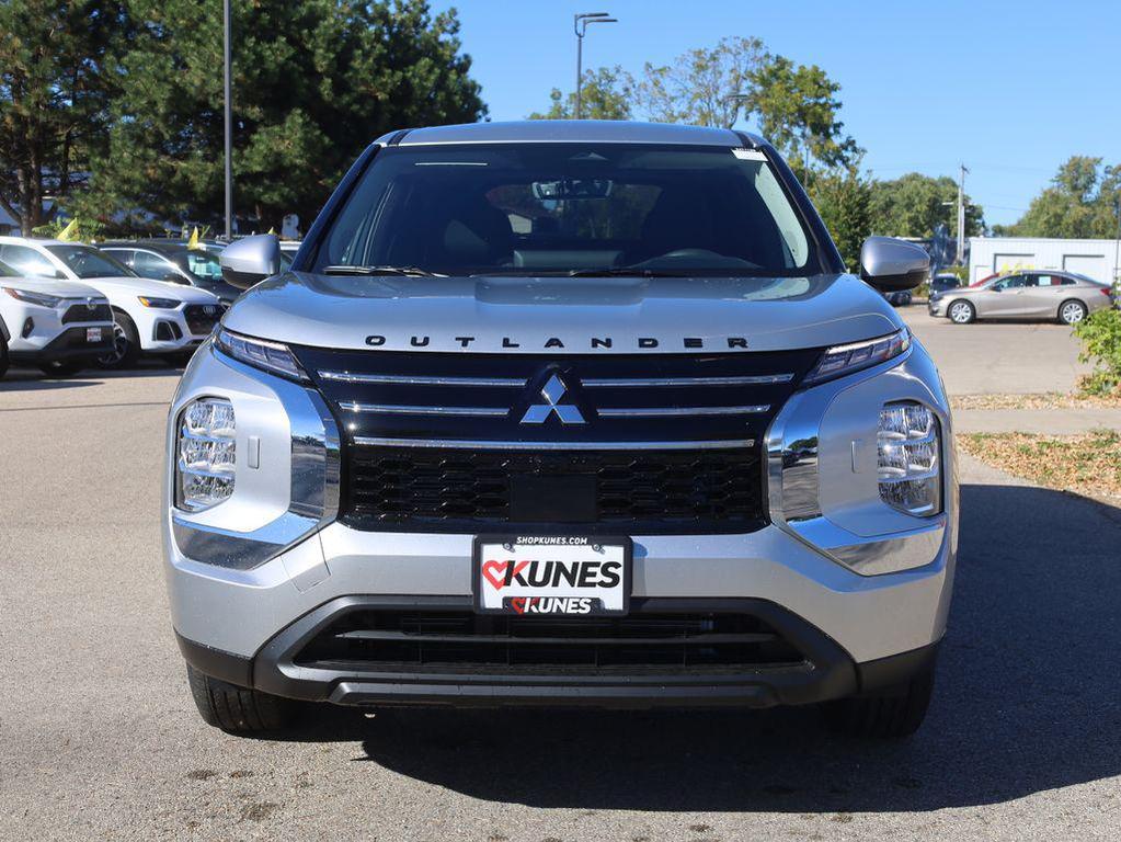 new 2025 Mitsubishi Outlander car, priced at $30,460