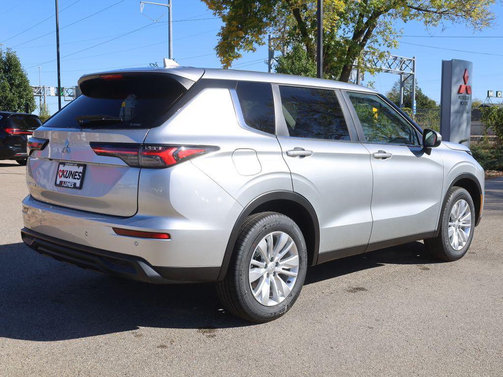 new 2025 Mitsubishi Outlander car, priced at $30,460