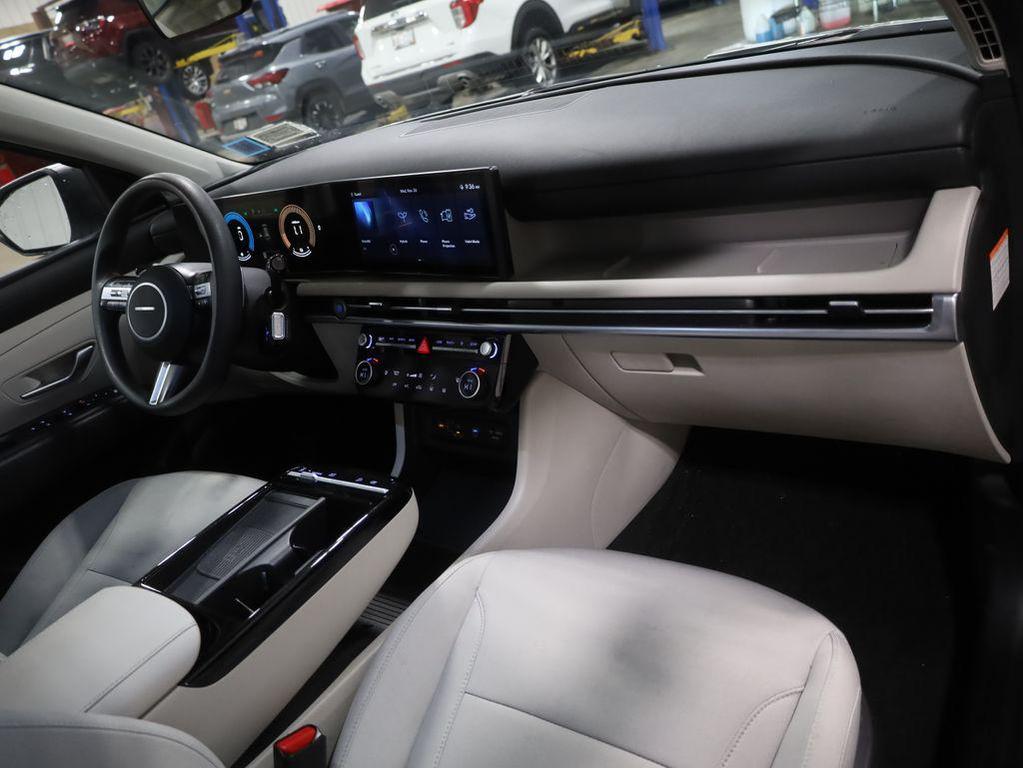 used 2025 Hyundai TUCSON Hybrid car, priced at $24,977