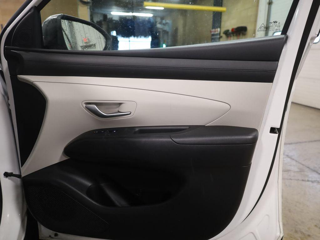 used 2025 Hyundai TUCSON Hybrid car, priced at $24,977