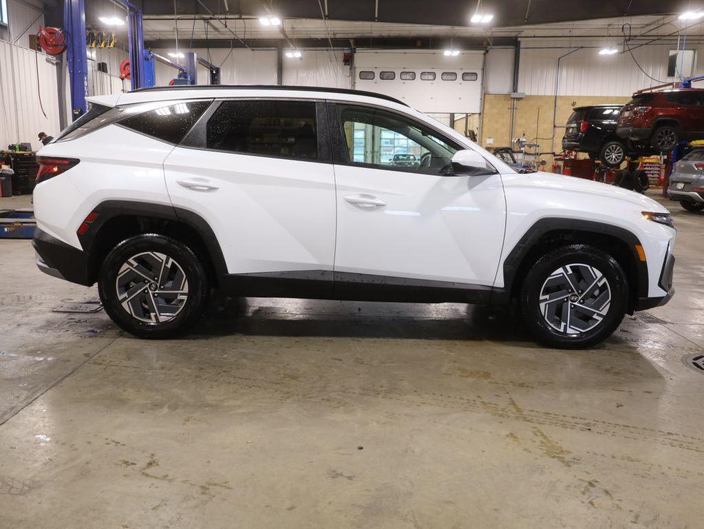 used 2025 Hyundai TUCSON Hybrid car, priced at $24,977