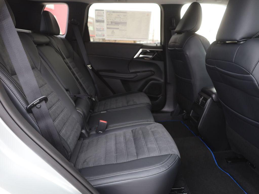 new 2025 Mitsubishi Outlander PHEV car, priced at $38,510